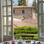 Relais & Chateaux Palazzo Seneca מלון 4*