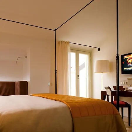 Relais & Chateaux Palazzo Seneca Hotel 4*