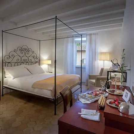 Отель Relais & Chateaux Palazzo Seneca Норча