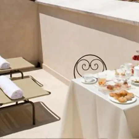 Relais & Chateaux Palazzo Seneca Szálloda 4*