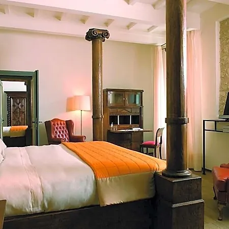 Relais & Chateaux Palazzo Seneca 4*