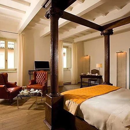 Relais & Chateaux Palazzo Seneca Otel 4*