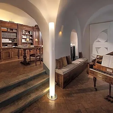 Relais & Chateaux Palazzo Seneca Szálloda