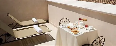 호텔 Relais & Chateaux Palazzo Seneca 4*