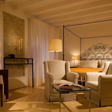 Relais & Chateaux Palazzo Seneca Отель