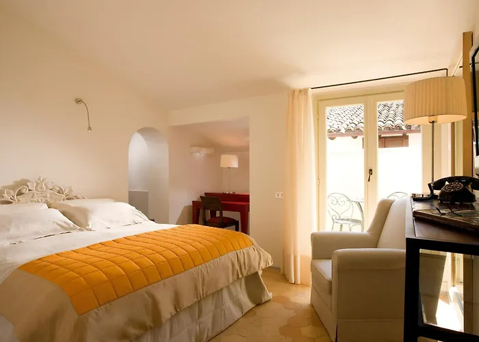 Relais & Chateaux Palazzo Seneca Hotel