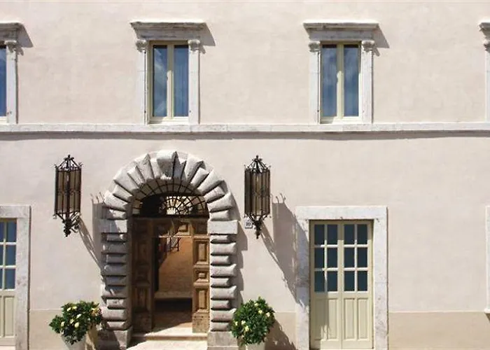 Relais & Chateaux Palazzo Seneca Hotel 4*