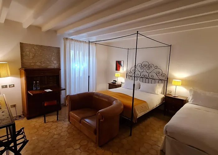 Relais & Chateaux Palazzo Seneca Hotel