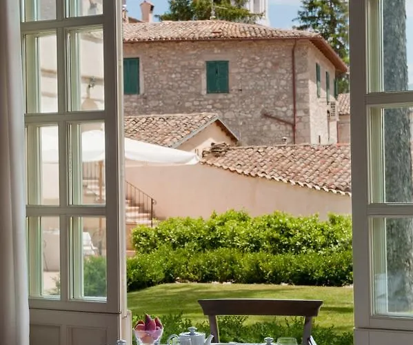 Relais & Chateaux Palazzo Seneca Hotel 4*